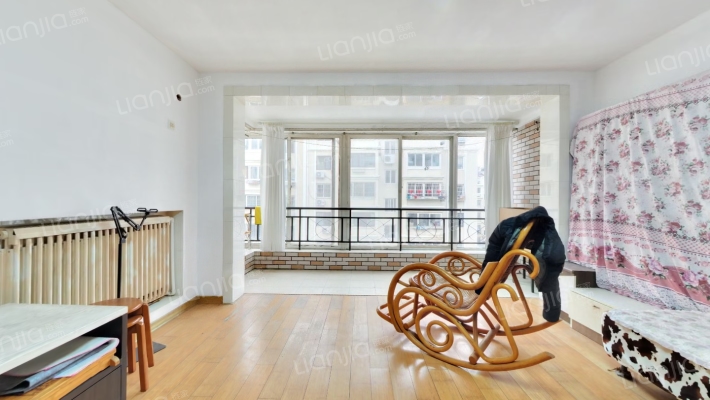 中庭山景二手房实景图