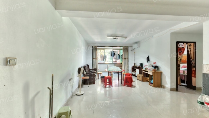 瑞士花园二手房实景图