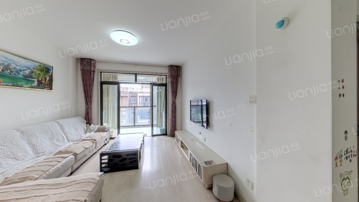 博泰魏玛峰尚二期二手房实景图