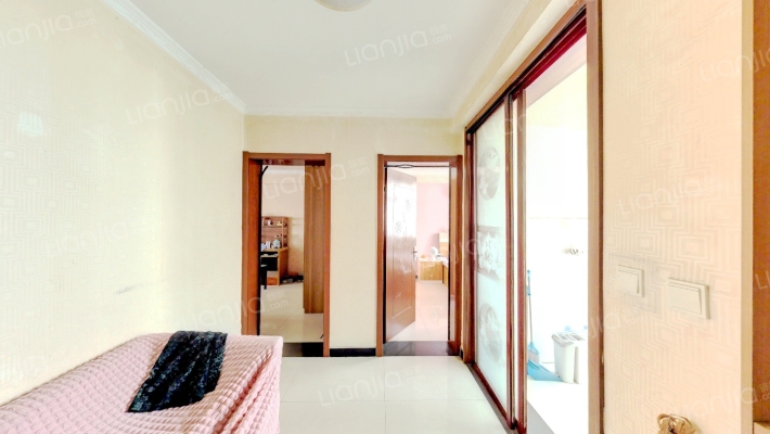 民族路100号院二手房实景图