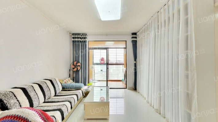 禹洲华侨城三期荷园二手房实景图