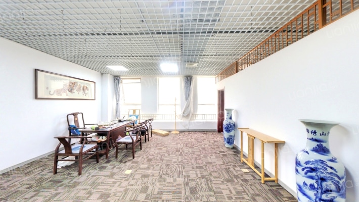 绿地卢浮商务中心二手房实景图