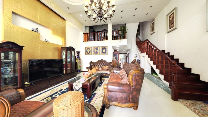 水蓝郡二手房实景图