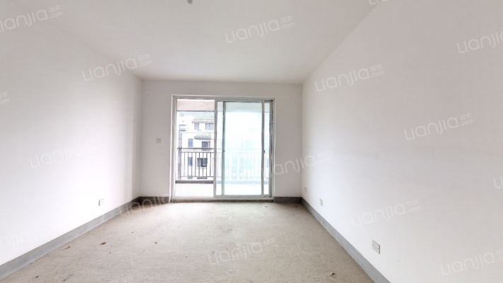 凤凰新城二手房实景图