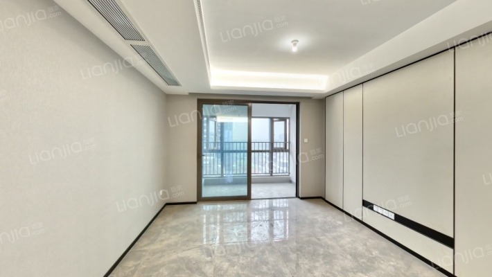 保利云上悠境花园二手房实景图