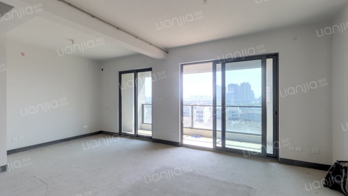 中梁·峯荟尚望二手房实景图