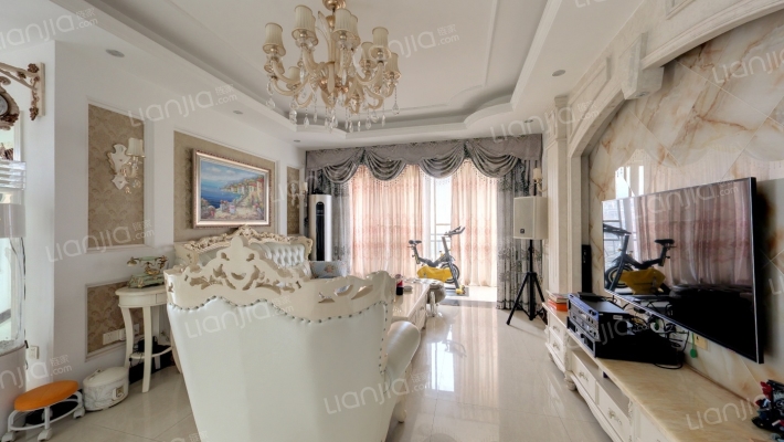 新里梵顿公馆凡尔赛区二手房实景图