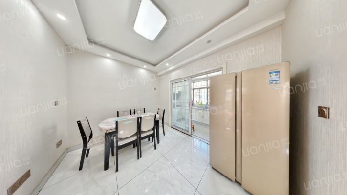 中港新村二手房实景图