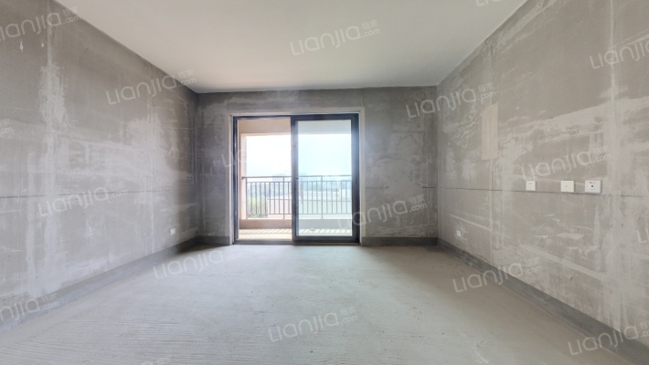 鲁能公馆一号院二手房实景图