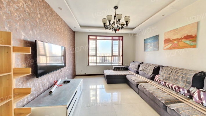 东润国际二手房实景图