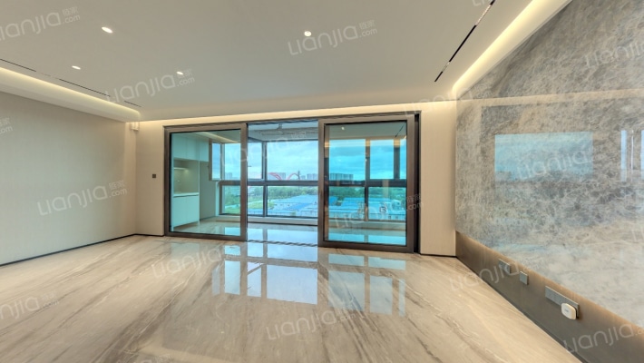 颐和铂樾府二手房实景图