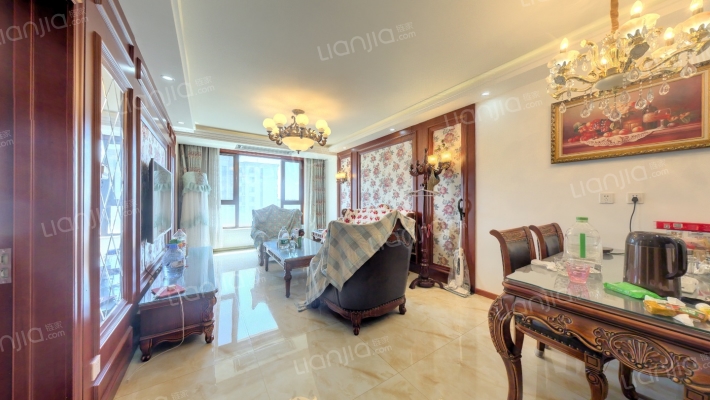 鸿坤精装修小三居，自住标准，看房方便，满五唯一-客厅