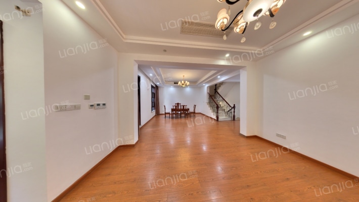 南山雨果(别墅)二手房实景图