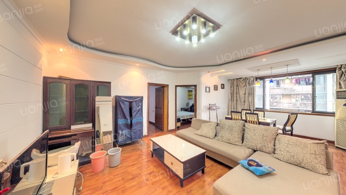 雨轩华新小区二手房实景图