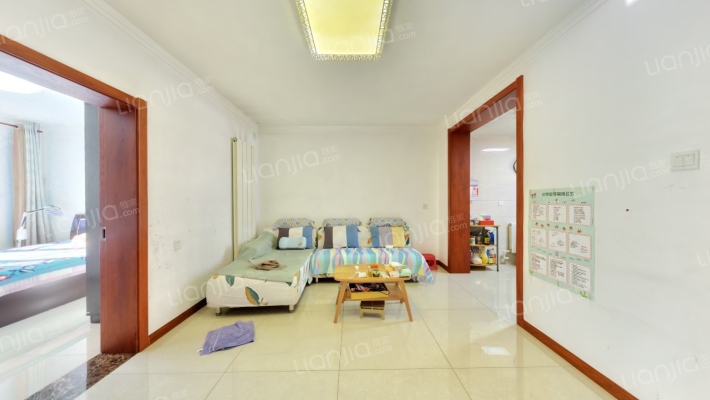 勤源里桃园楼二手房实景图