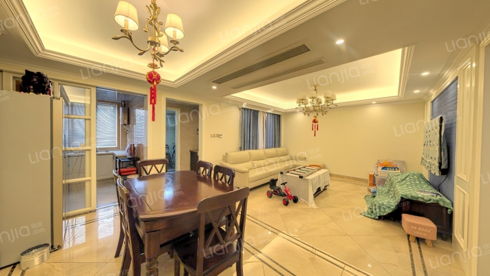 申基金色蓝庭二手房实景图