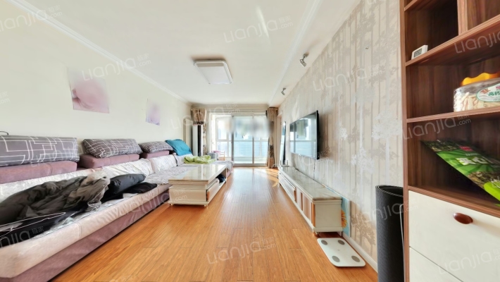 皇冠国际二手房实景图