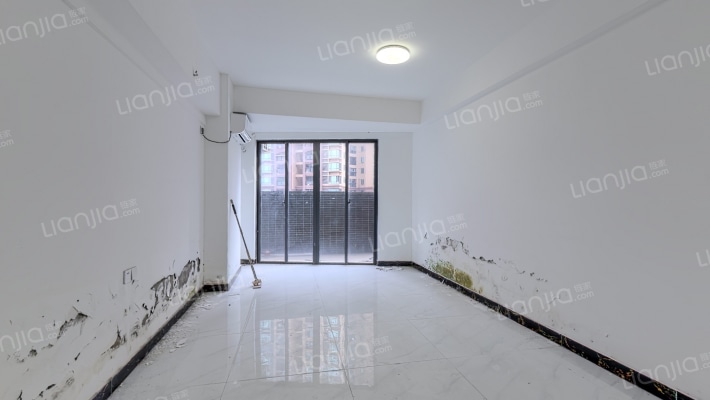 智慧大厦二手房实景图