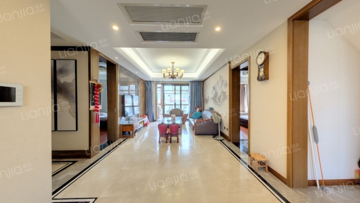 中海玄武公馆D区二手房实景图