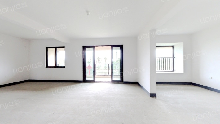 中梁九合名邸二手房实景图