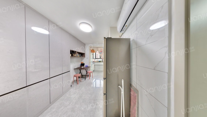 服务楼二手房实景图