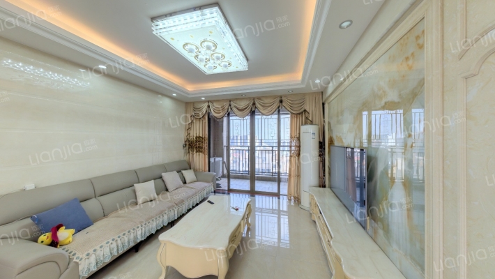 峰景豪苑二手房实景图