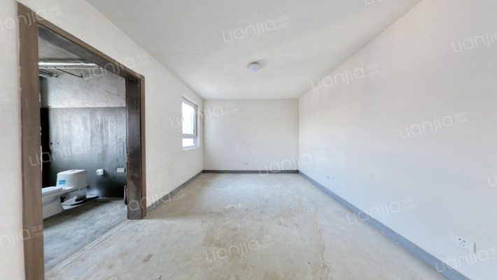 明秀临江苑二手房实景图