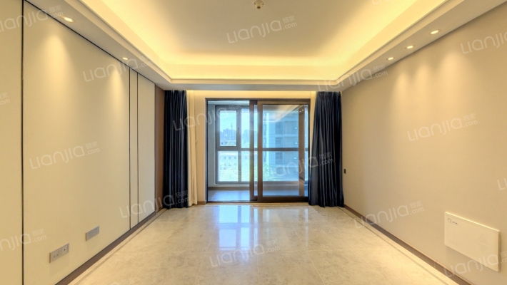 万科翡翠国宾C地块二手房实景图