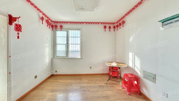 新店花园二手房实景图