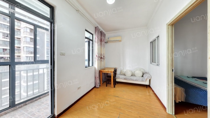 健龙尚谷杰座二期二手房实景图