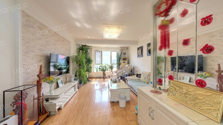 鑫江水青木华四期二手房实景图