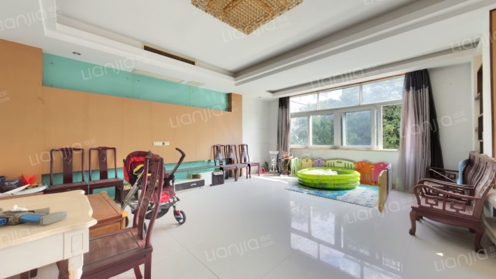 沛绿园水岸别墅二手房实景图