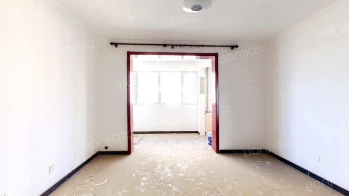 琉璃河检查站107国道，交通方便、精装修3居室带地下室-客厅