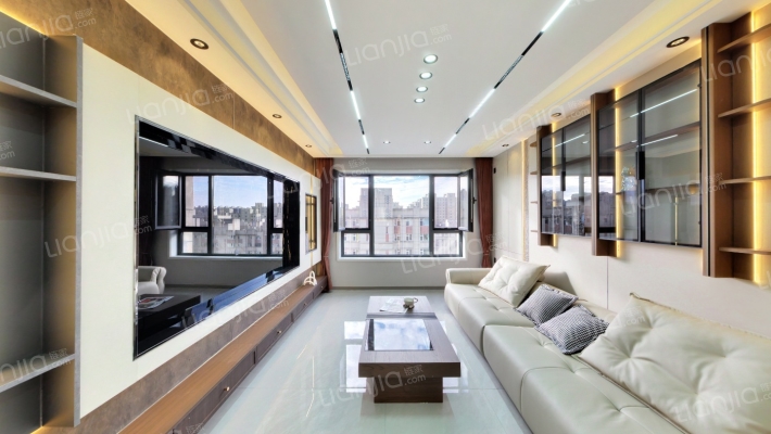 前进雅苑西区二手房实景图