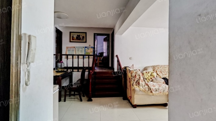 高山坡小区二手房实景图