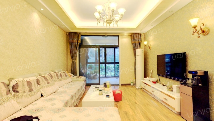 艺锦湾四期二手房实景图