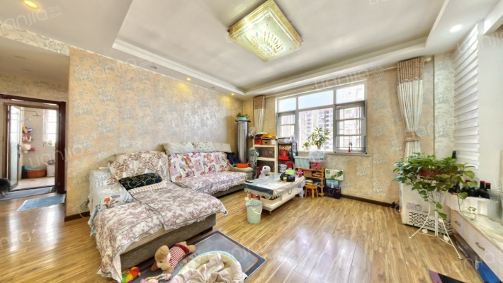 银泰御华园二手房实景图