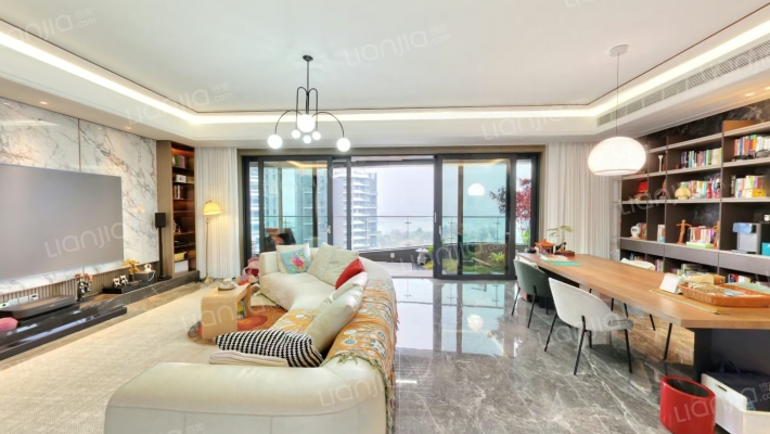 隆溪湖铂翠轩二手房实景图