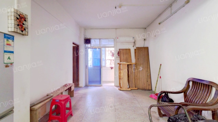 石岗路二手房实景图