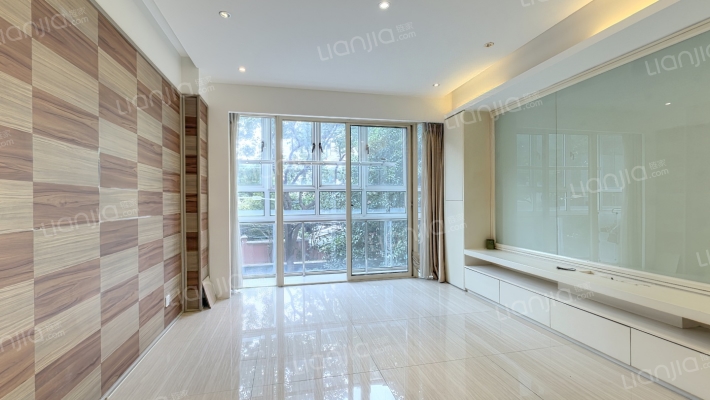 晶采名人大厦二手房实景图