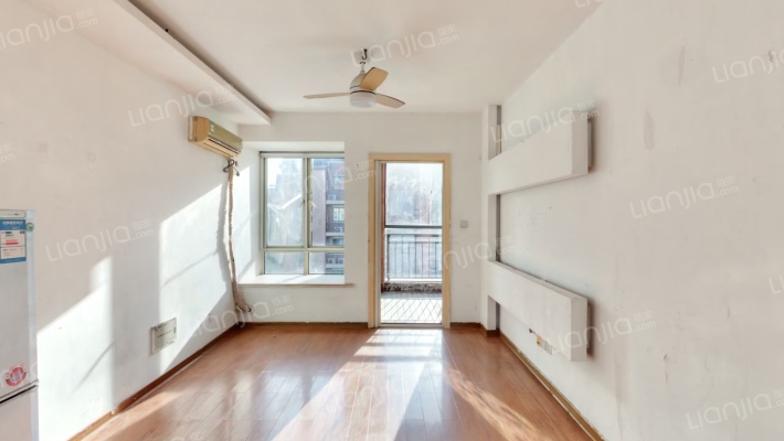 绿地21城D区二手房实景图