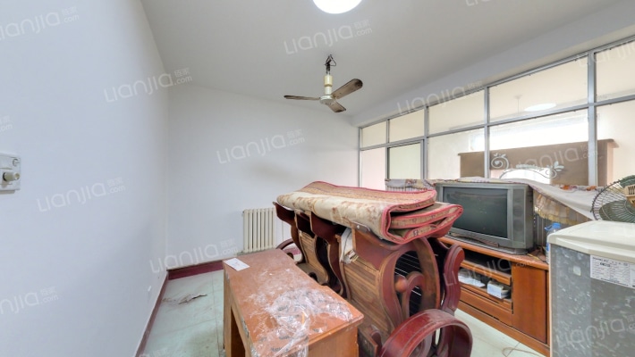 石化街道酒务楼社区二手房实景图