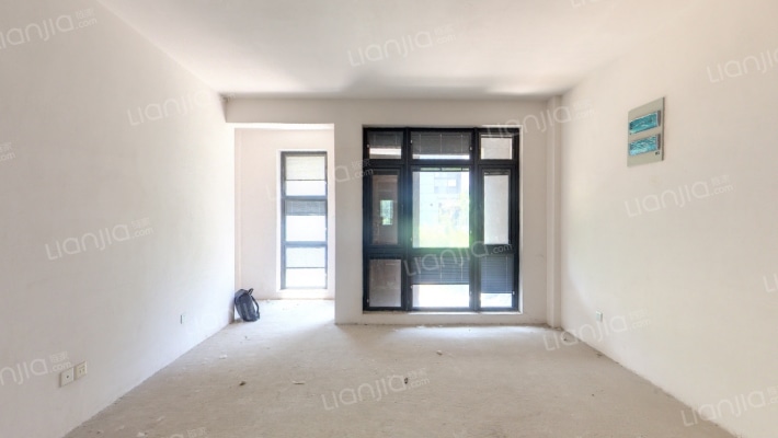 秦馀山庄二手房实景图