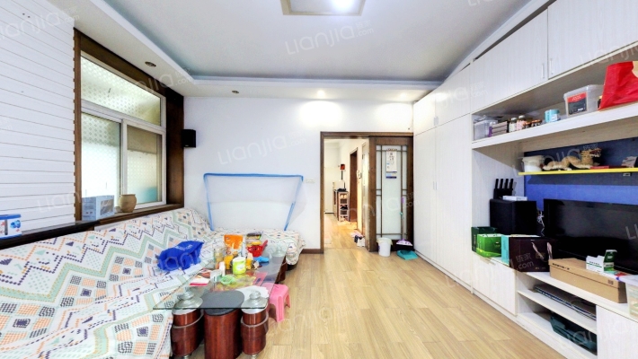 青年路18号二手房实景图