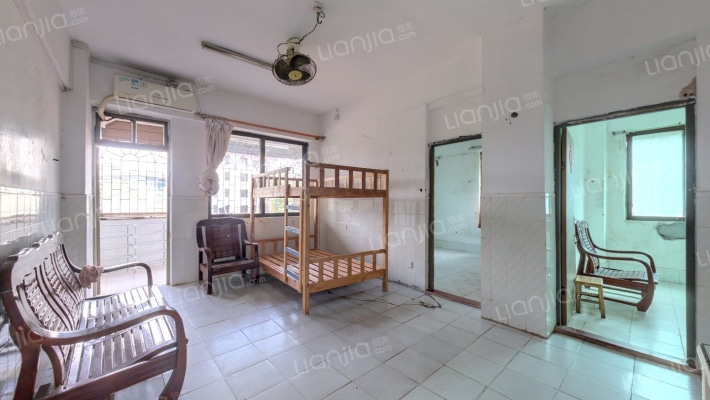 高山下18号二手房实景图