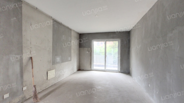 爱家皇家花园二手房实景图