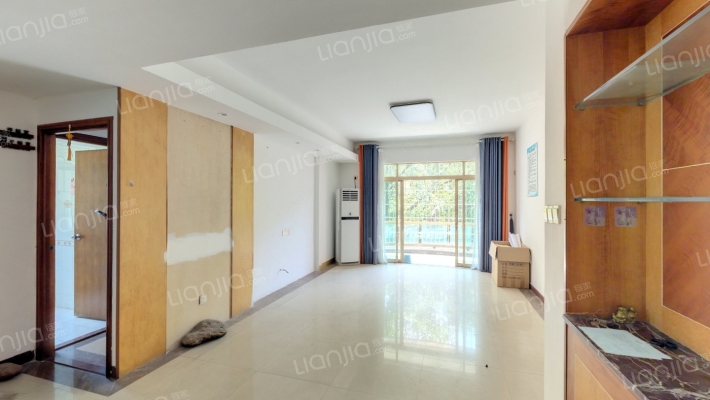 假日豪苑二手房实景图