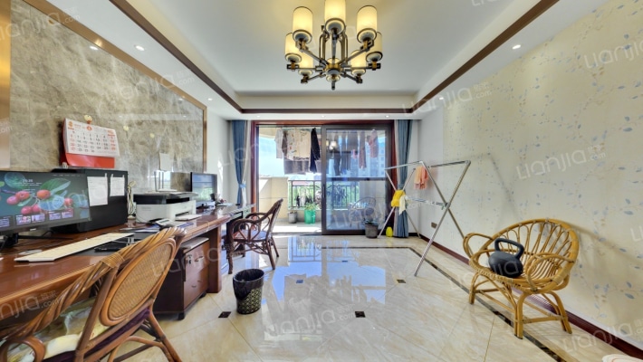 御岛财富二手房实景图