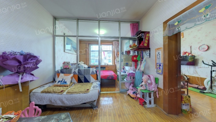 市幼儿园散盘二手房实景图