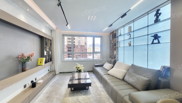 万龙国际城三期二手房实景图